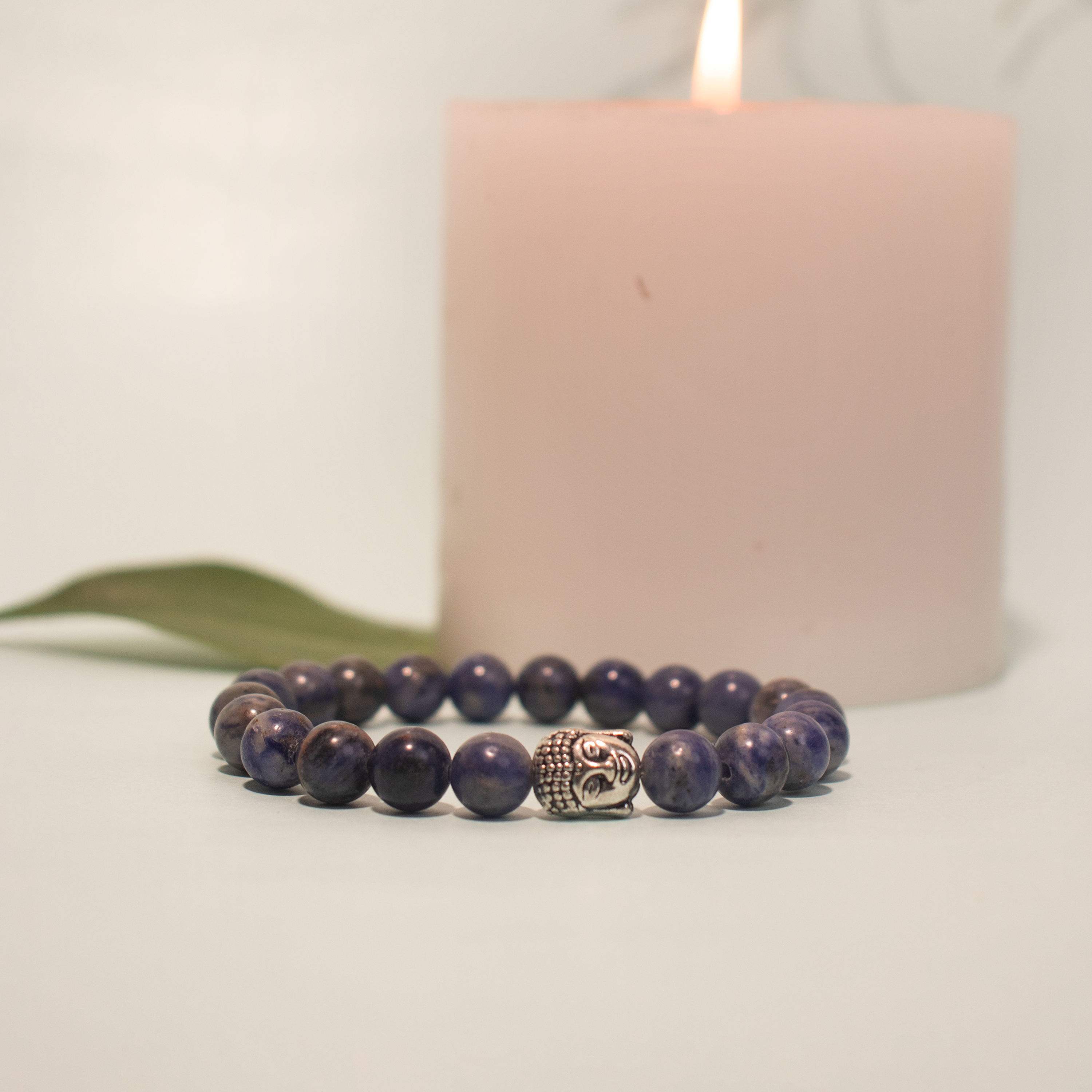 Sodalite – for Calming Energy ,Self-expression ,Rational Thinking, Harmony, Deeper sleep