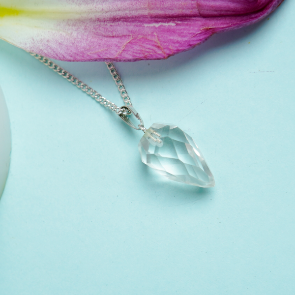 Natural Clear Quartz (Sphatik) Drop Shape Pendant